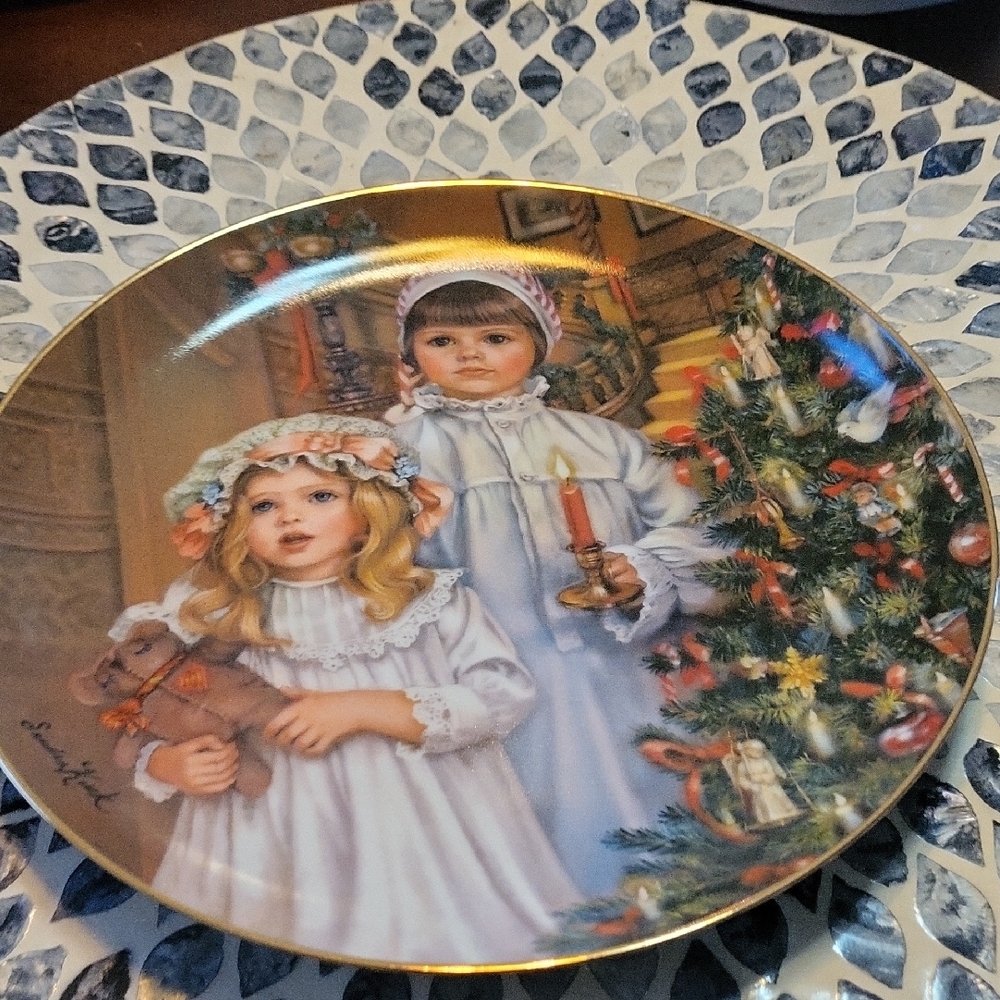 Decorative Plate with Children and Christmas Tree